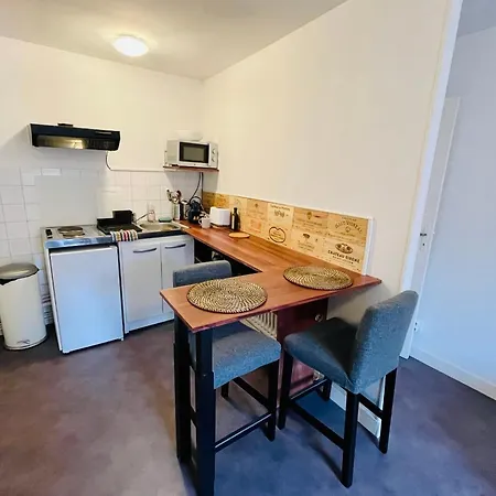 #4 Furnished Flat Apartmán *